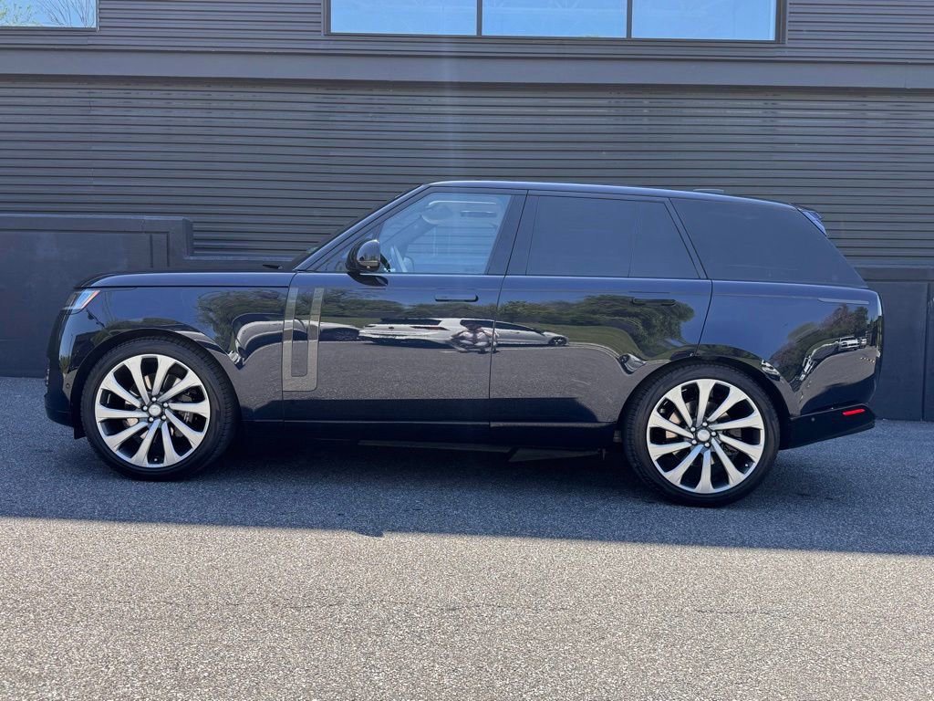 Used 2023 Land Rover Range Rover SE AWD/4WD image 7