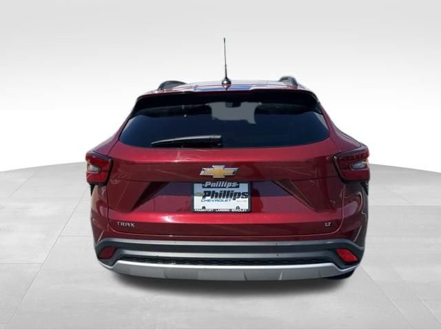 Used 2024 Chevrolet Trax LT w/ Driver Confidence Package image 13
