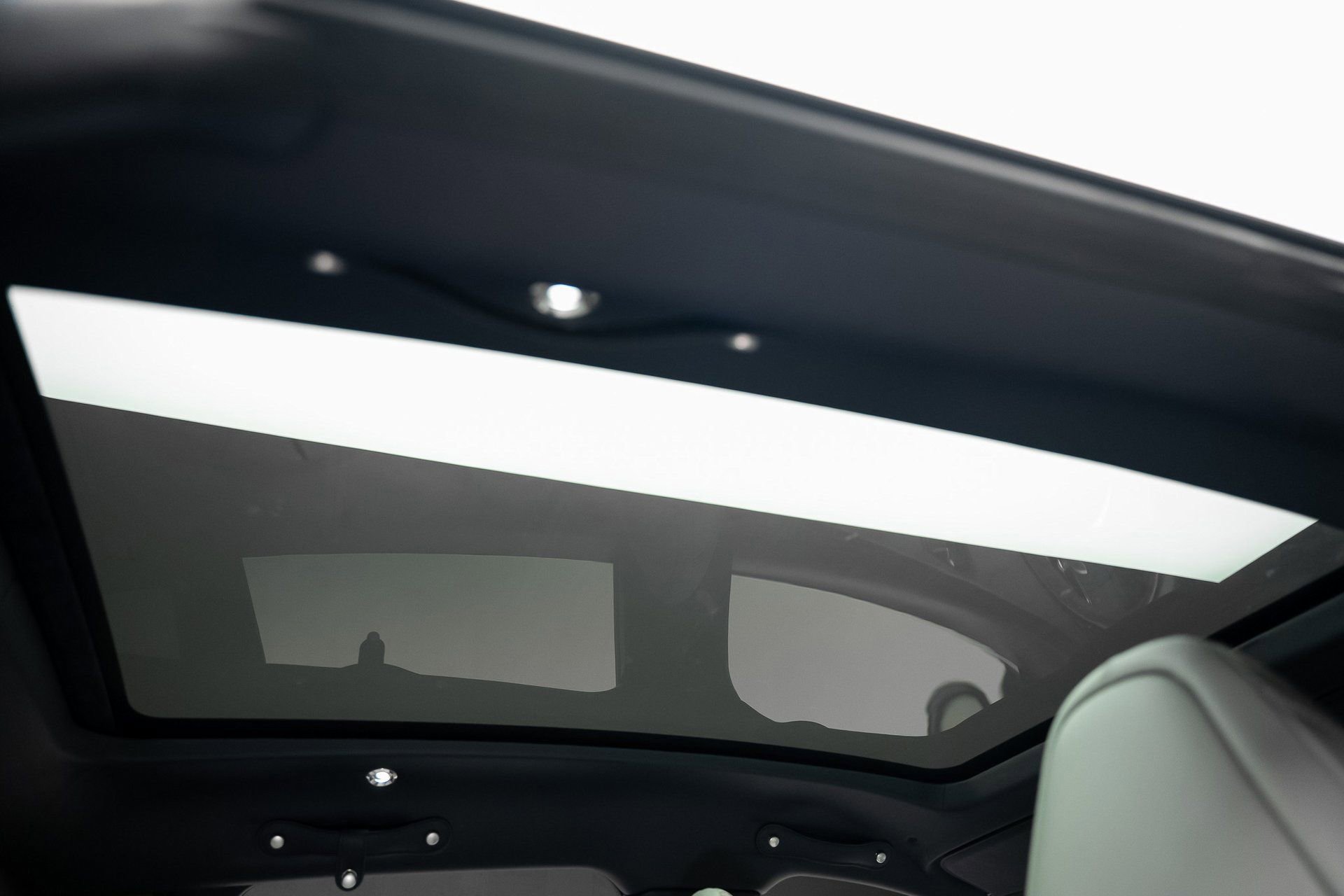 Used 2022 Aston Martin DBX image 71