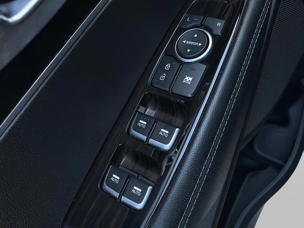 Used 2019 Kia Sorento S image 12