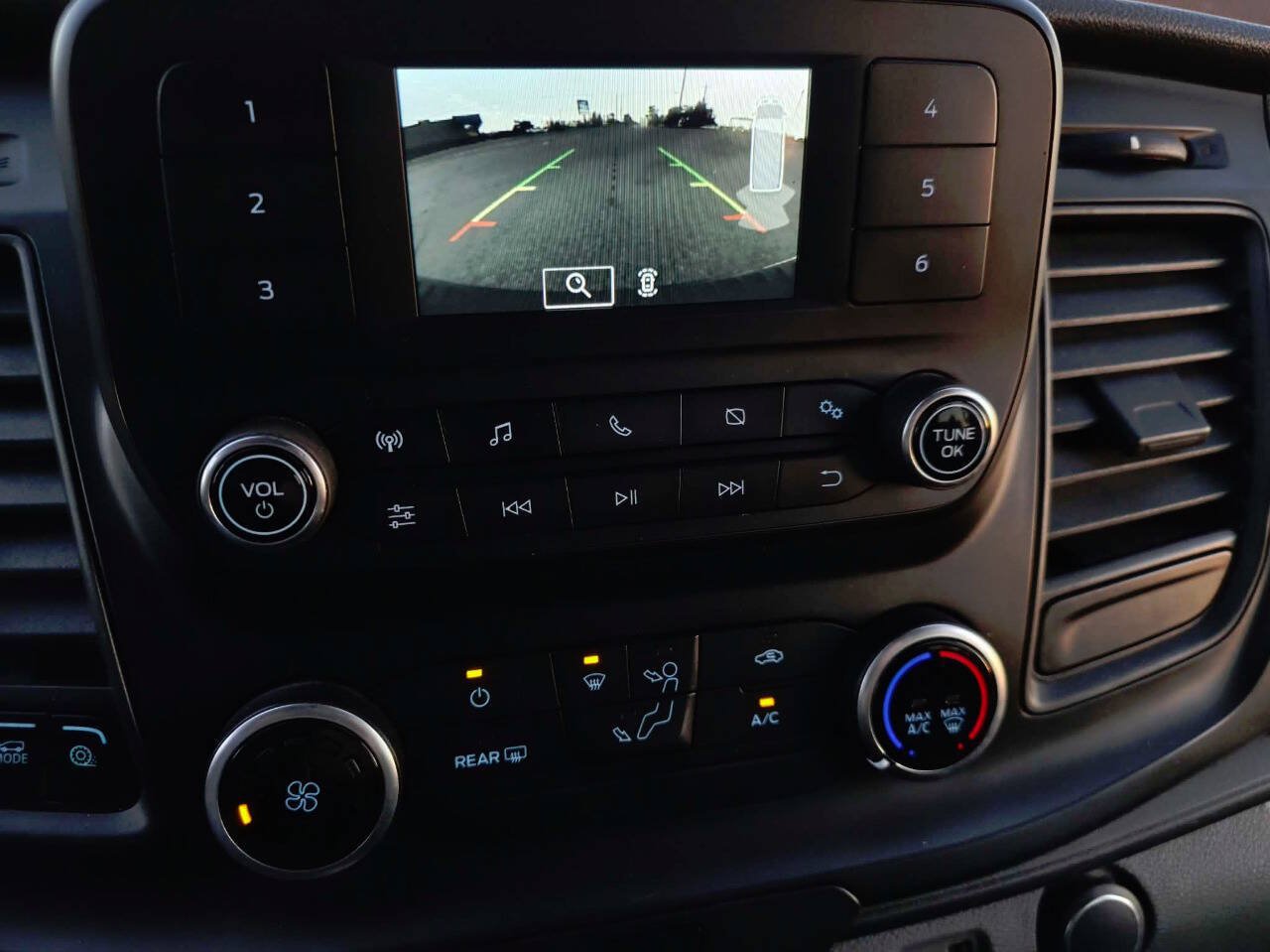 Used 2020 Ford Transit 150 XL RWD image 33
