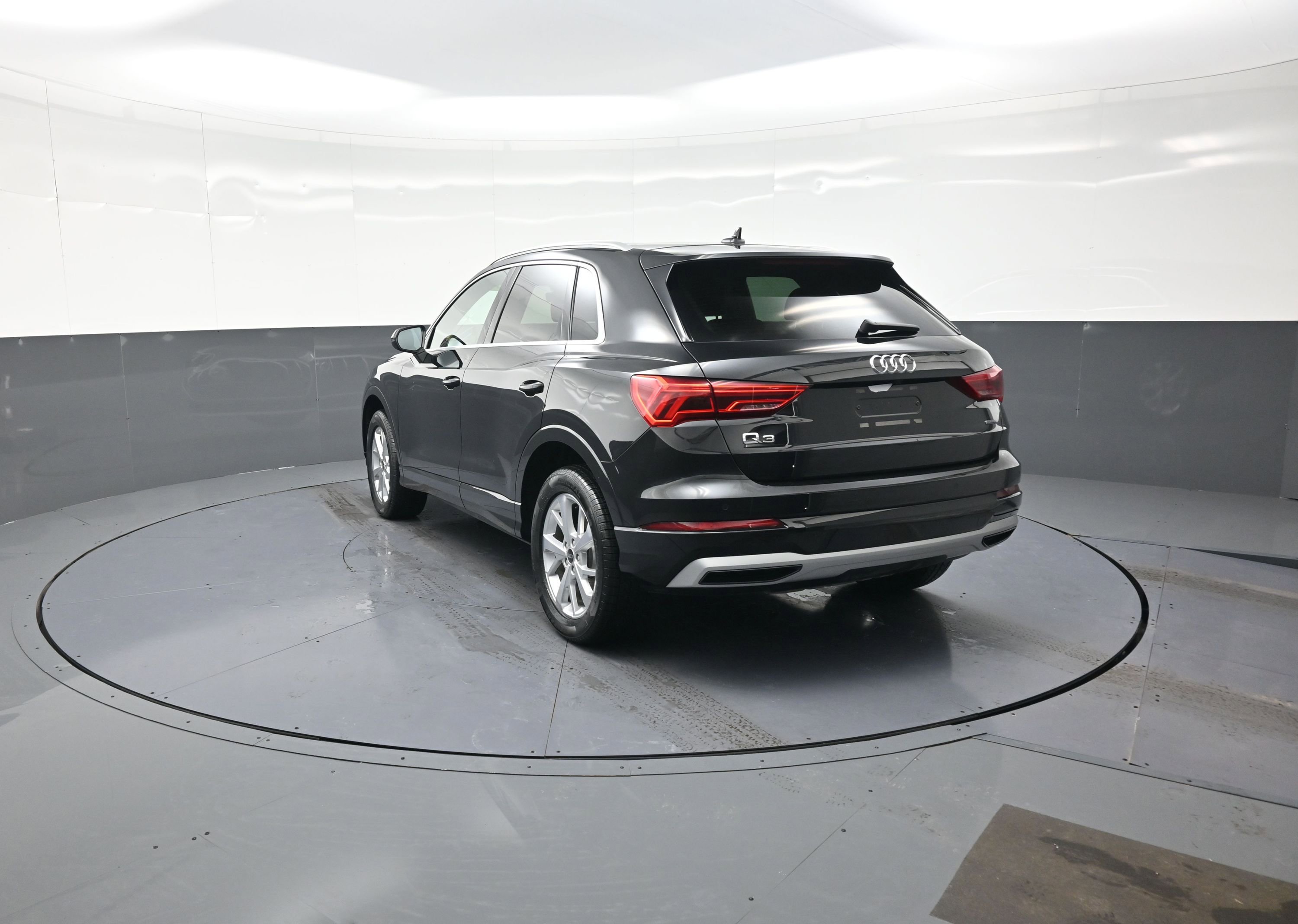 Used 2024 Audi Q3 2.0T Premium image 5