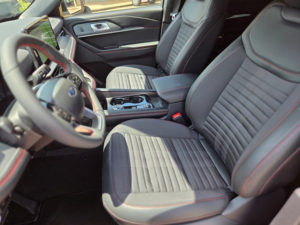 New 2026 Ford Explorer ST-Line w/ ST-Line Street Pack RWD image 25
