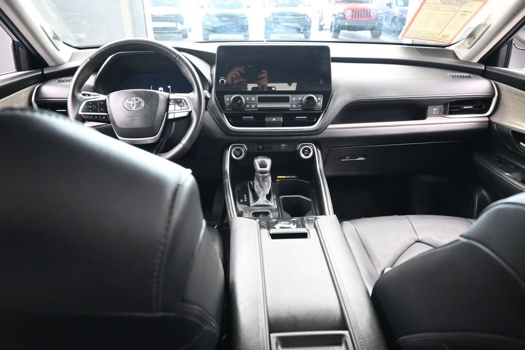 Used 2025 Toyota Grand Highlander FWD image 42