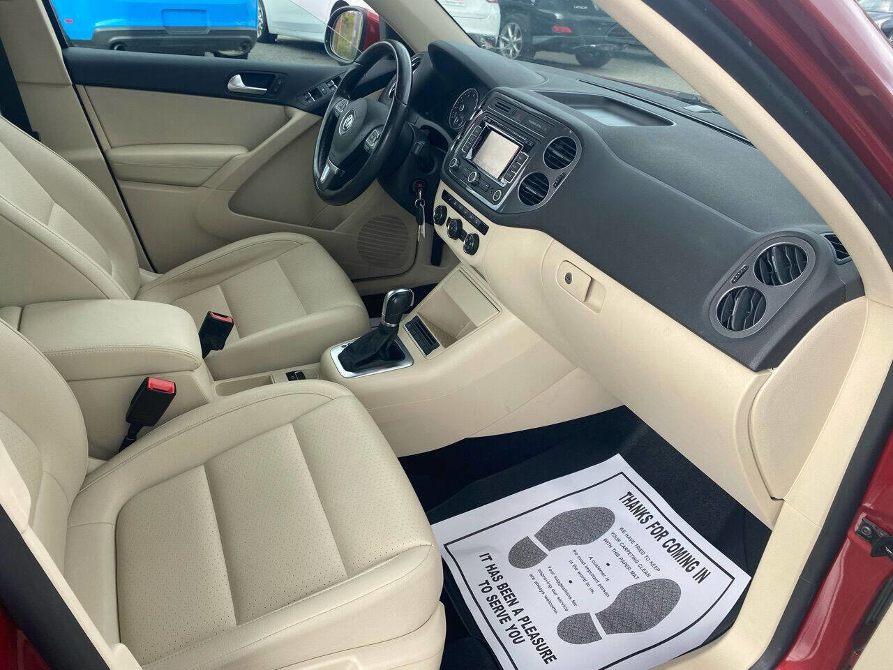 Used 2013 Volkswagen Tiguan SE image 13