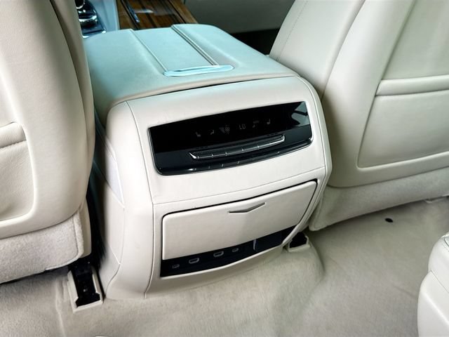 Used 2024 Cadillac Escalade Sport Platinum w/ LPO, ONYX Package AWD/4WD image 17