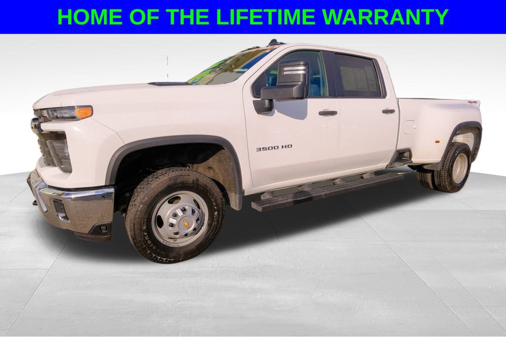 Used 2024 Chevrolet Silverado 3500 W/T image 2