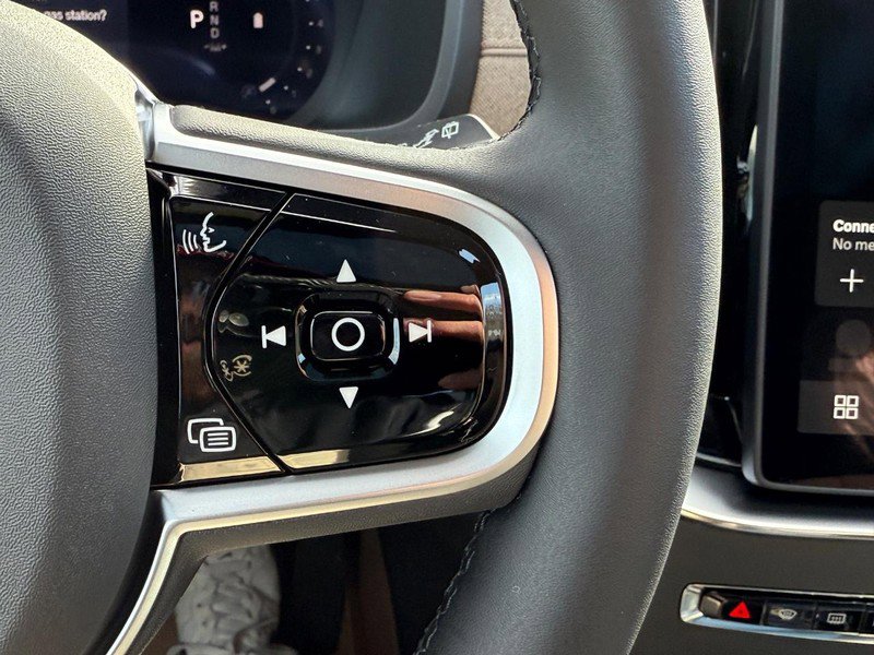 New 2026 Volvo XC90 B6 Core image 14