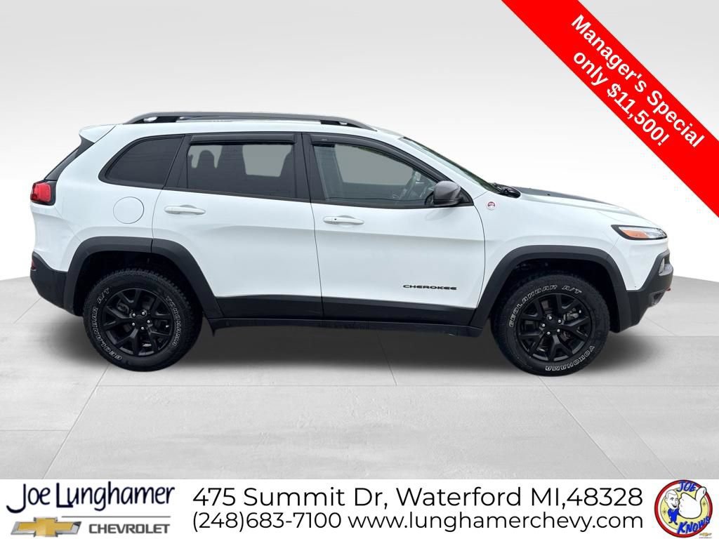 Used 2016 Jeep Cherokee Trailhawk w/ Comfort/Convenience Group AWD/4WD image 2