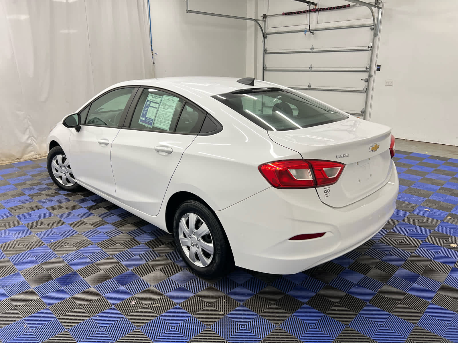Used 2018 Chevrolet Cruze LS image 6