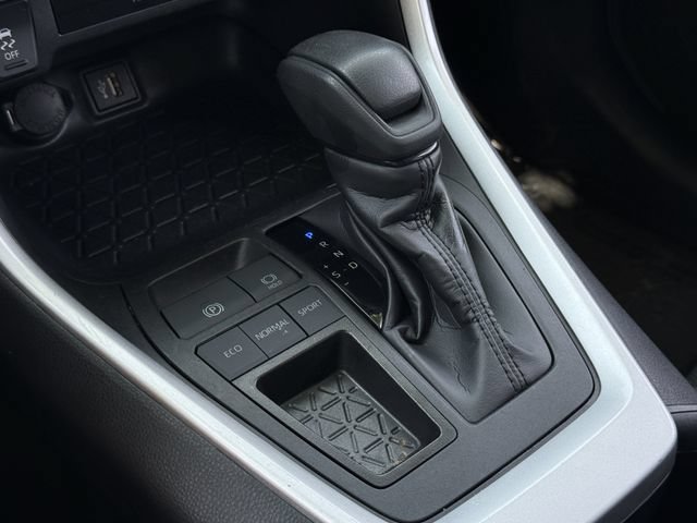 Certified 2025 Toyota RAV4 XLE FWD image 20