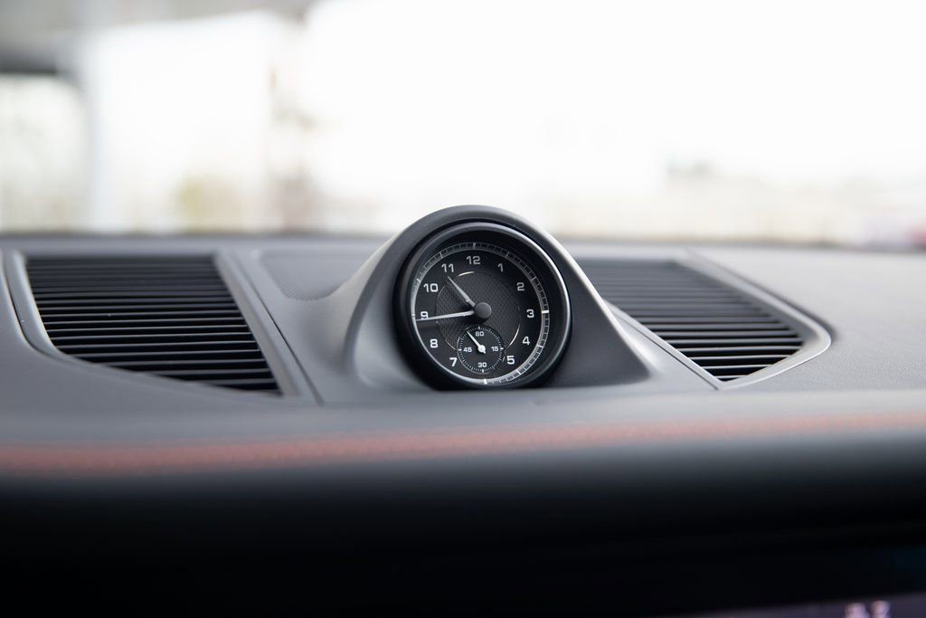 Certified 2025 Porsche Macan image 14