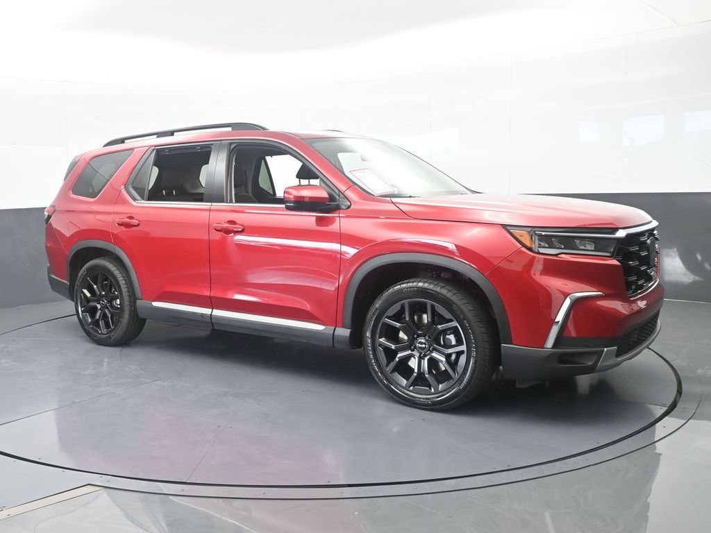 Used 2025 Honda Pilot Touring image 8