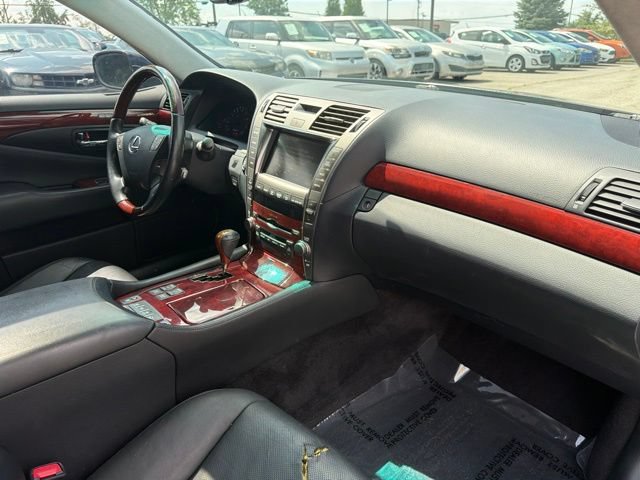 Used 2007 Lexus LS 460 L w/ Luxury Pkg RWD image 26