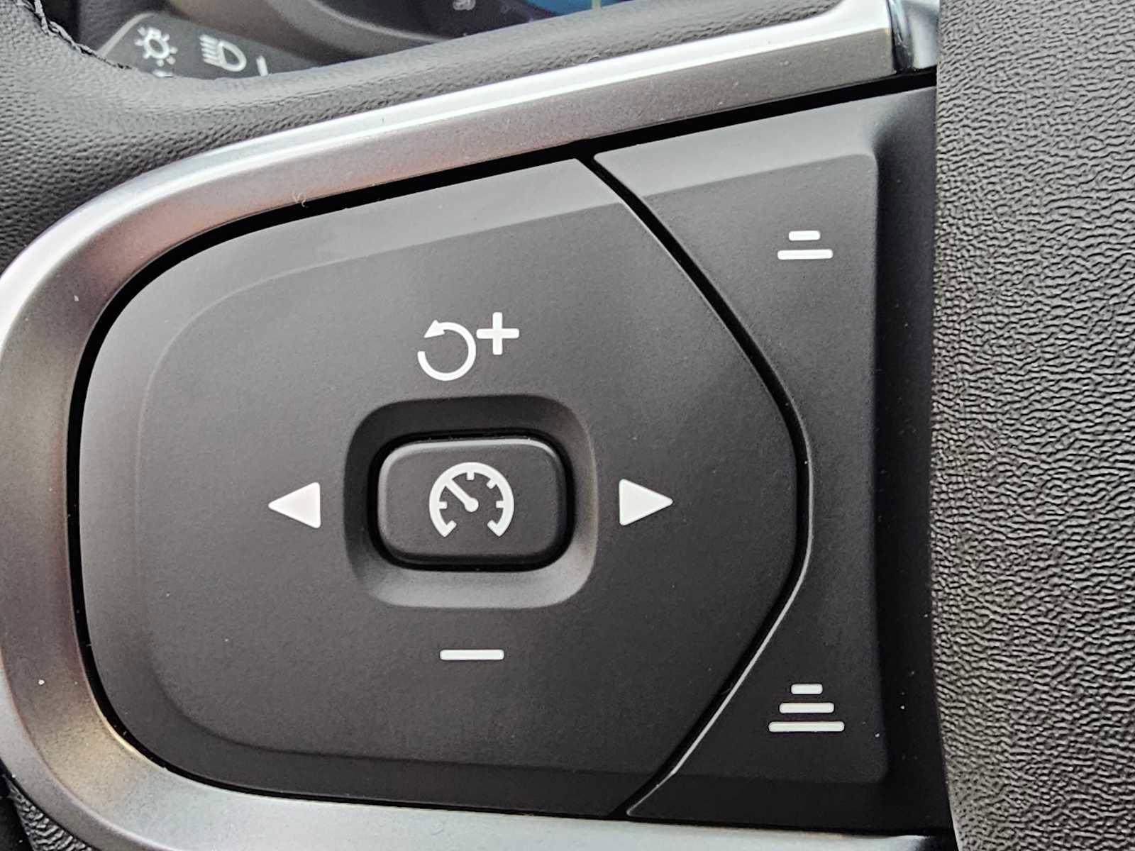 Certified 2025 Volvo XC60 B5 Core w/ Protection Package Premier image 66