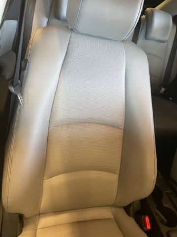 Used 2020 Toyota Yaris XLE image 19