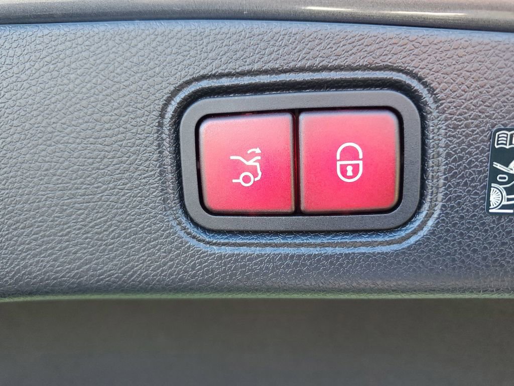 Used 2023 Mercedes-Benz E 450 Coupe image 26