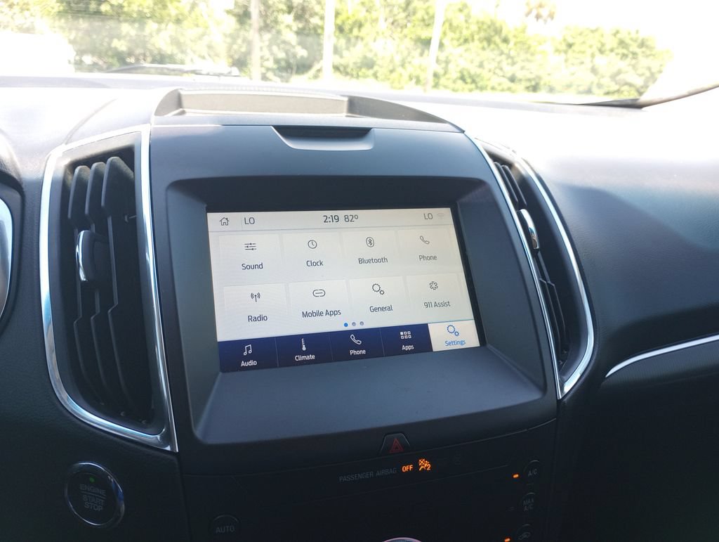 Used 2020 Ford Edge Titanium FWD image 28