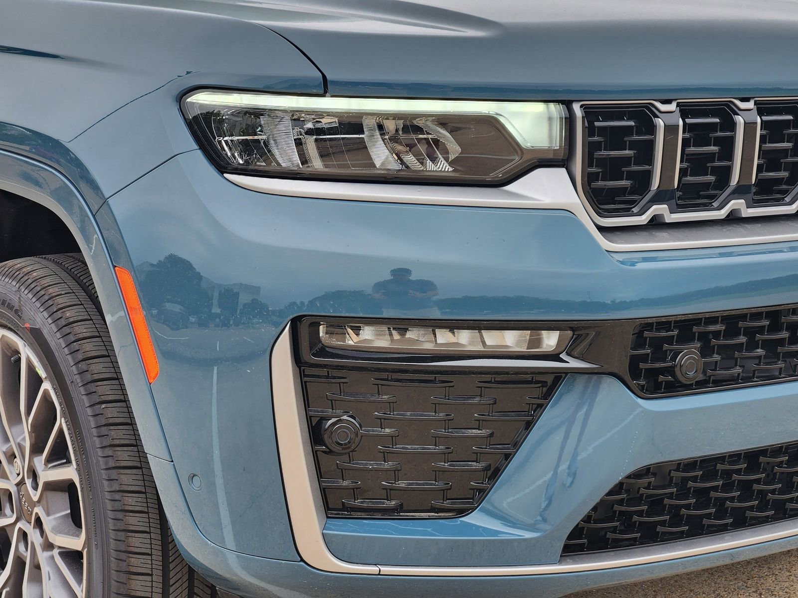 New 2026 Jeep Grand Cherokee L Summit AWD/4WD image 8