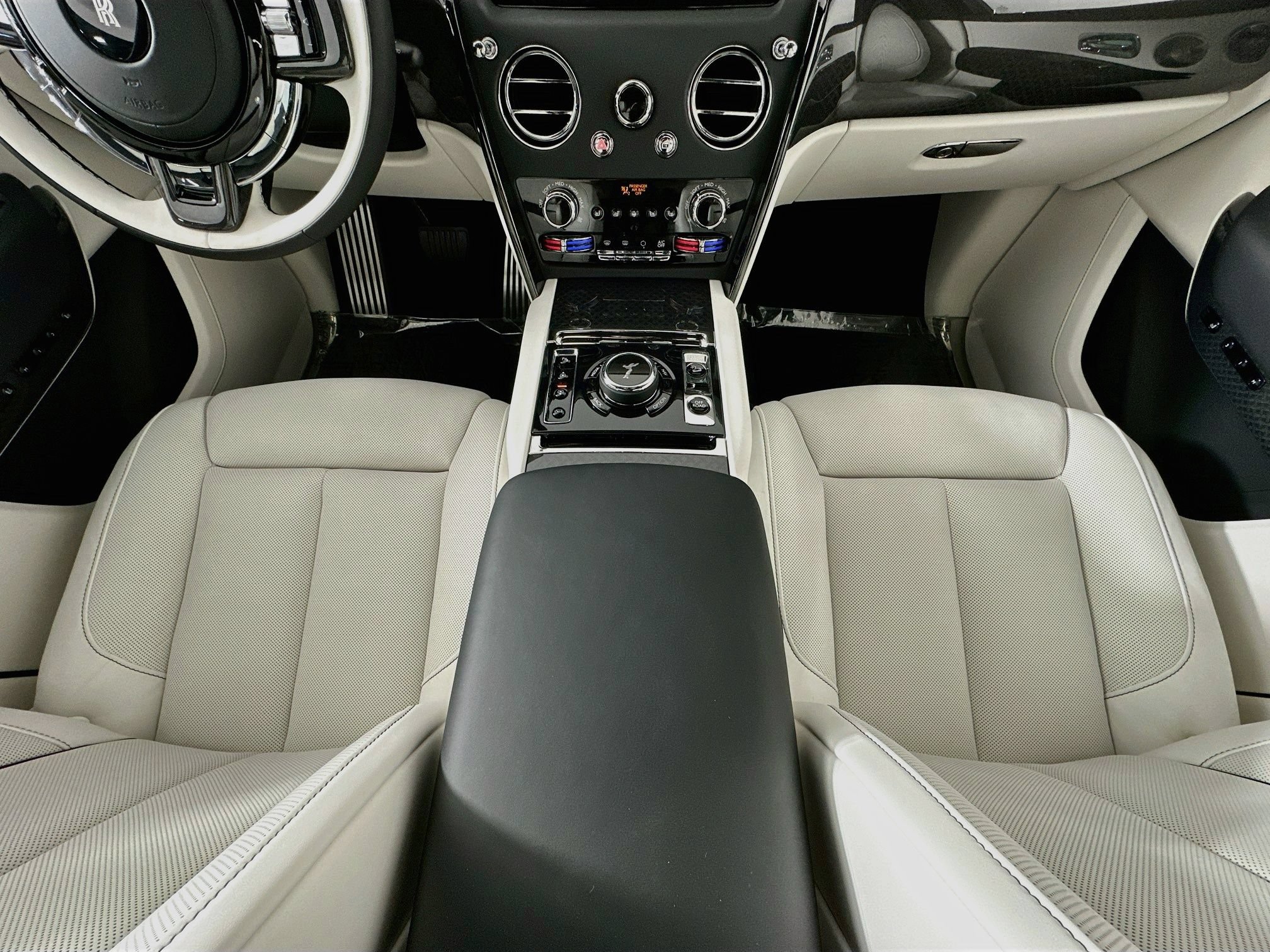 New 2027 Rolls-Royce Cullinan Black Badge AWD/4WD image 22