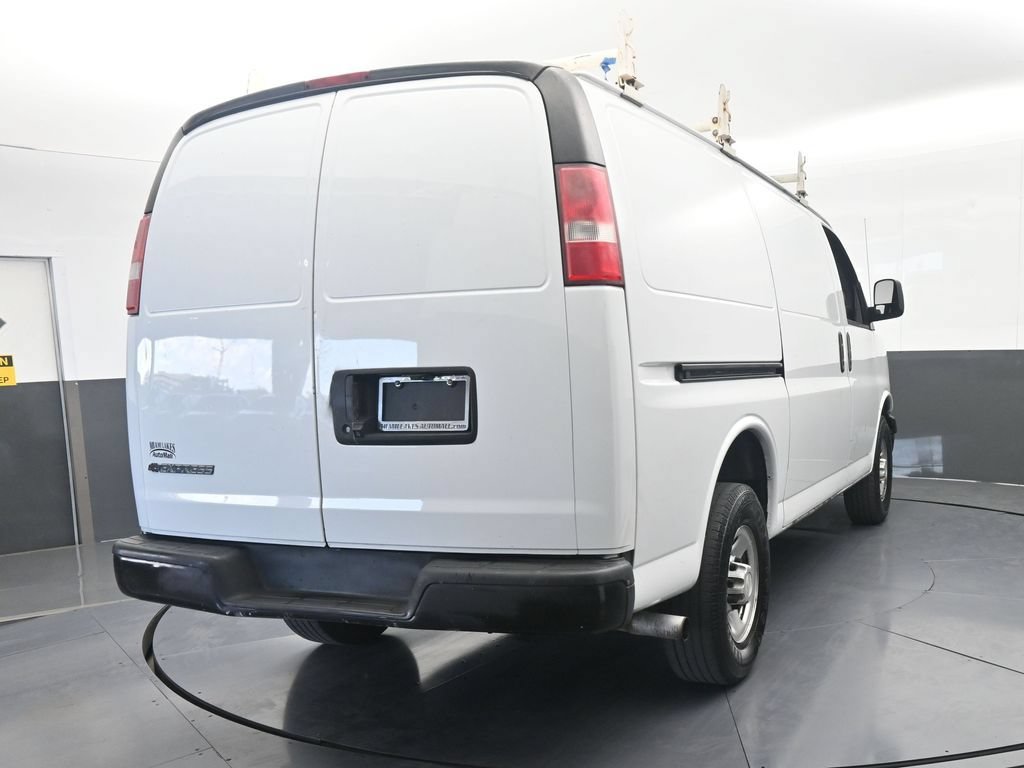 Used 2018 Chevrolet Express 2500 RWD image 5