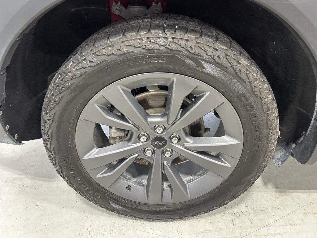 Used 2021 Ford Explorer XLT w/ Equipment Group 202A image 13