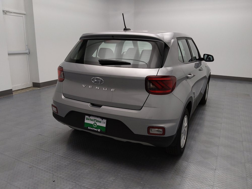 Used 2025 Hyundai Venue SE FWD image 7