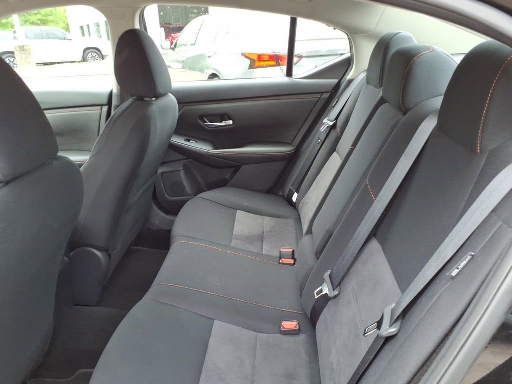 Certified 2025 Nissan Sentra SR FWD image 6