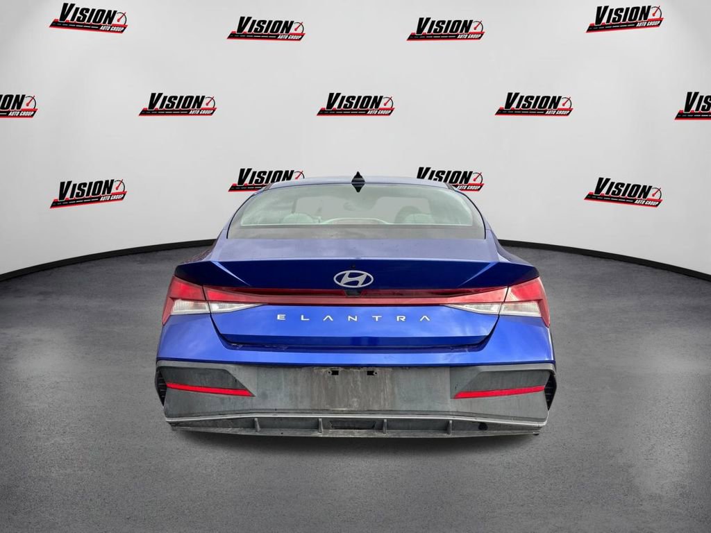Certified 2024 Hyundai Elantra SE image 6
