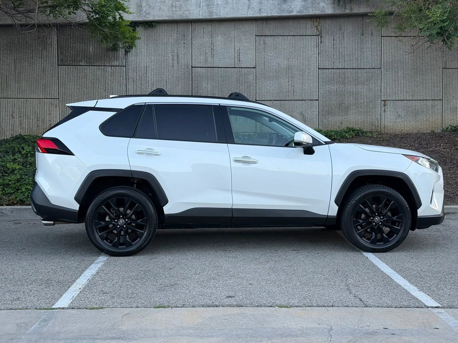 Used 2019 Toyota RAV4 Limited w/ Cold Weather Package image 6