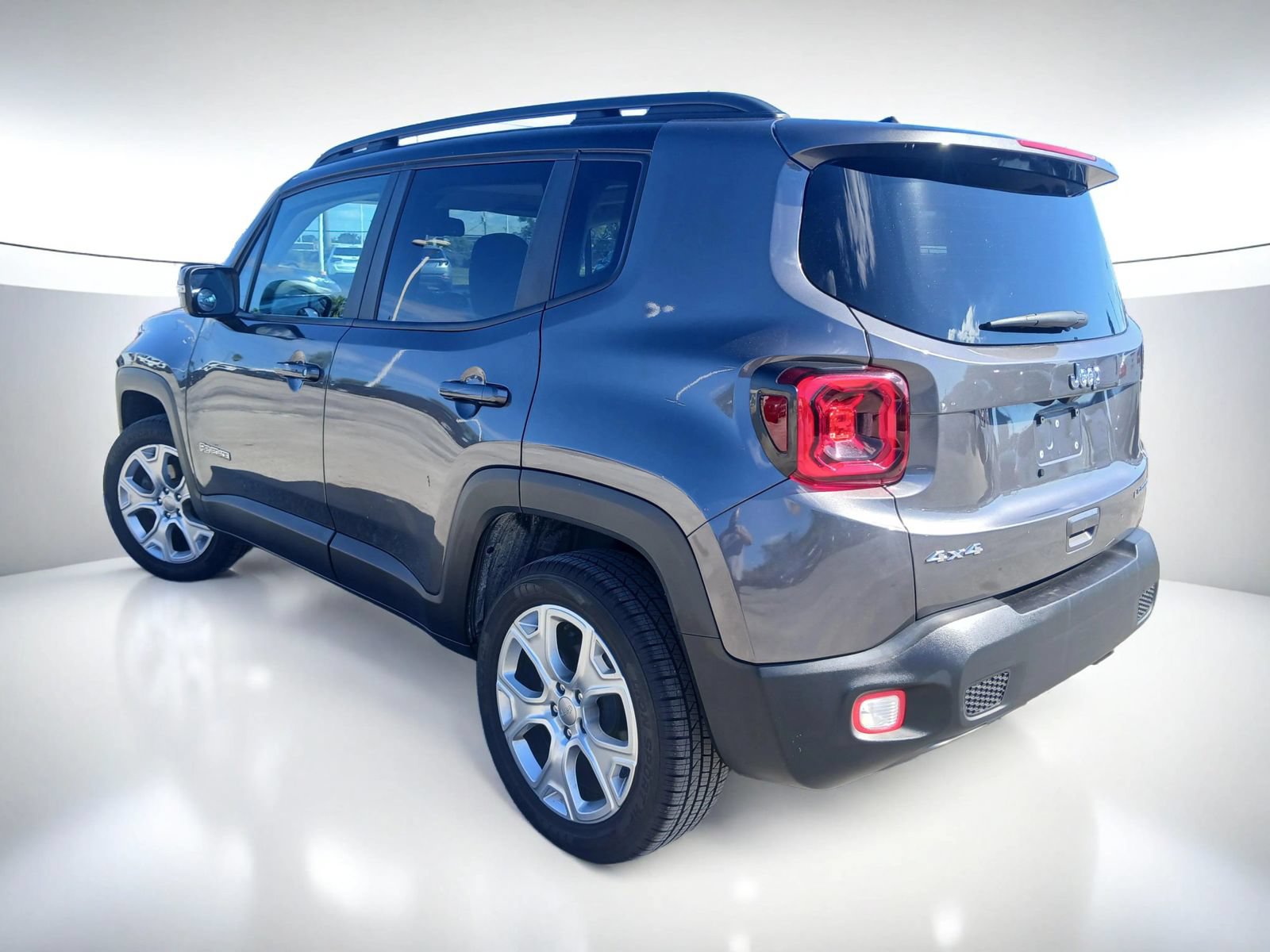 Used 2020 Jeep Renegade Limited w/ LED Lighting Group AWD/4WD image 2