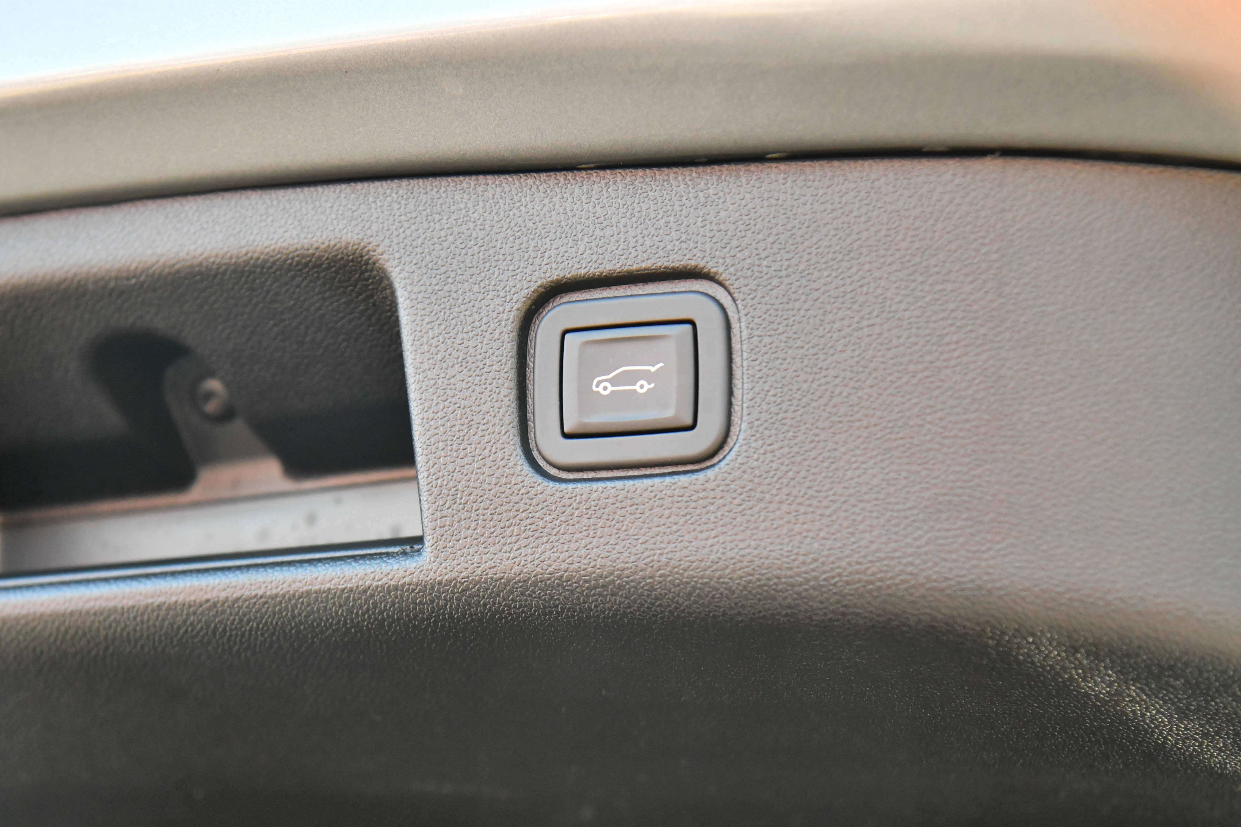 Used 2024 Chevrolet Blazer EV LT image 48