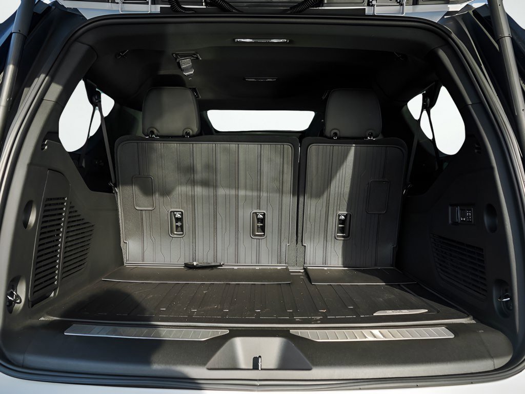 New 2026 GMC Yukon XL Denali w/ Sun & Power Step Package image 8