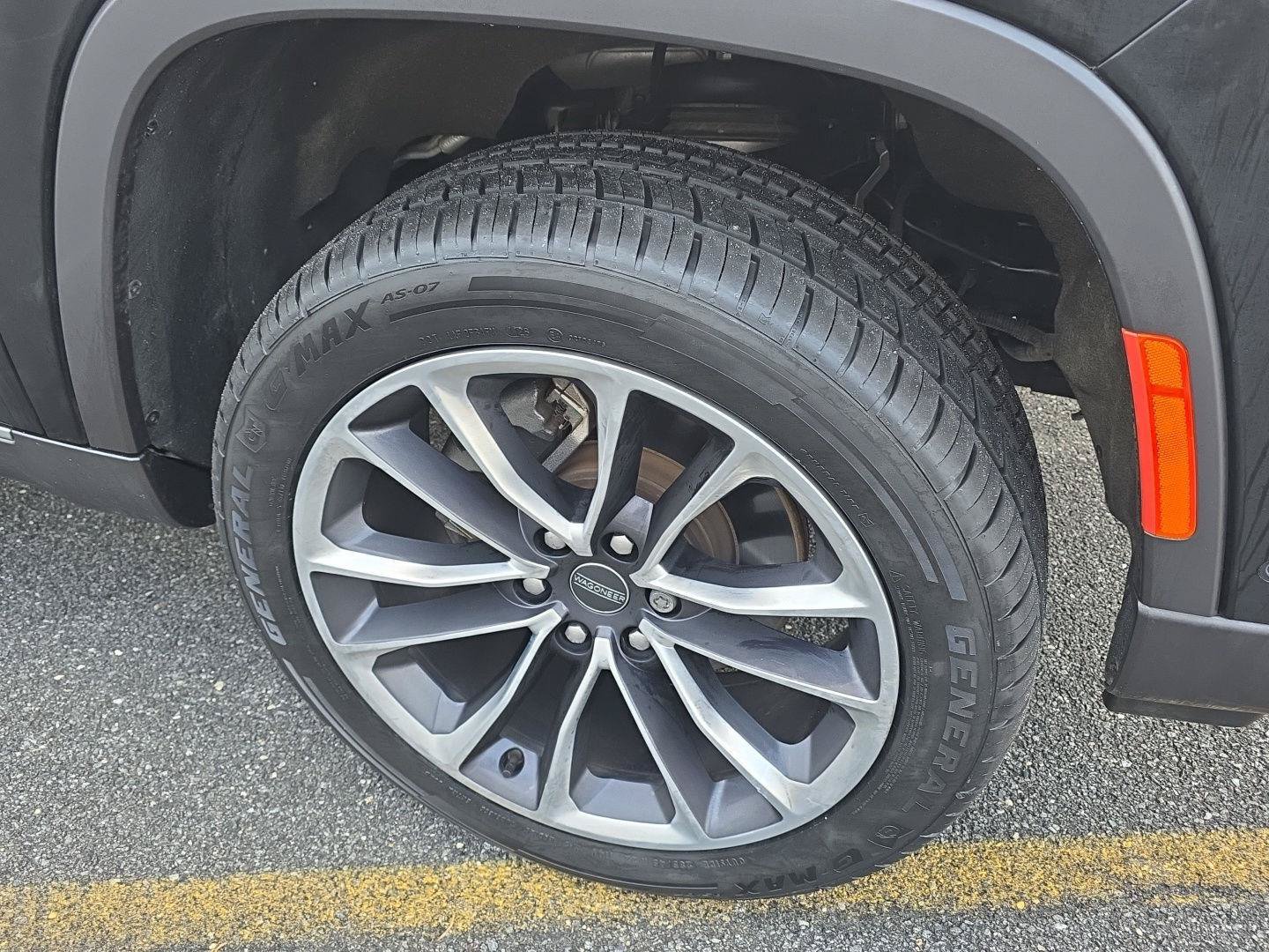 Used 2022 Jeep Wagoneer Series III w/ Premium Group I AWD/4WD image 5