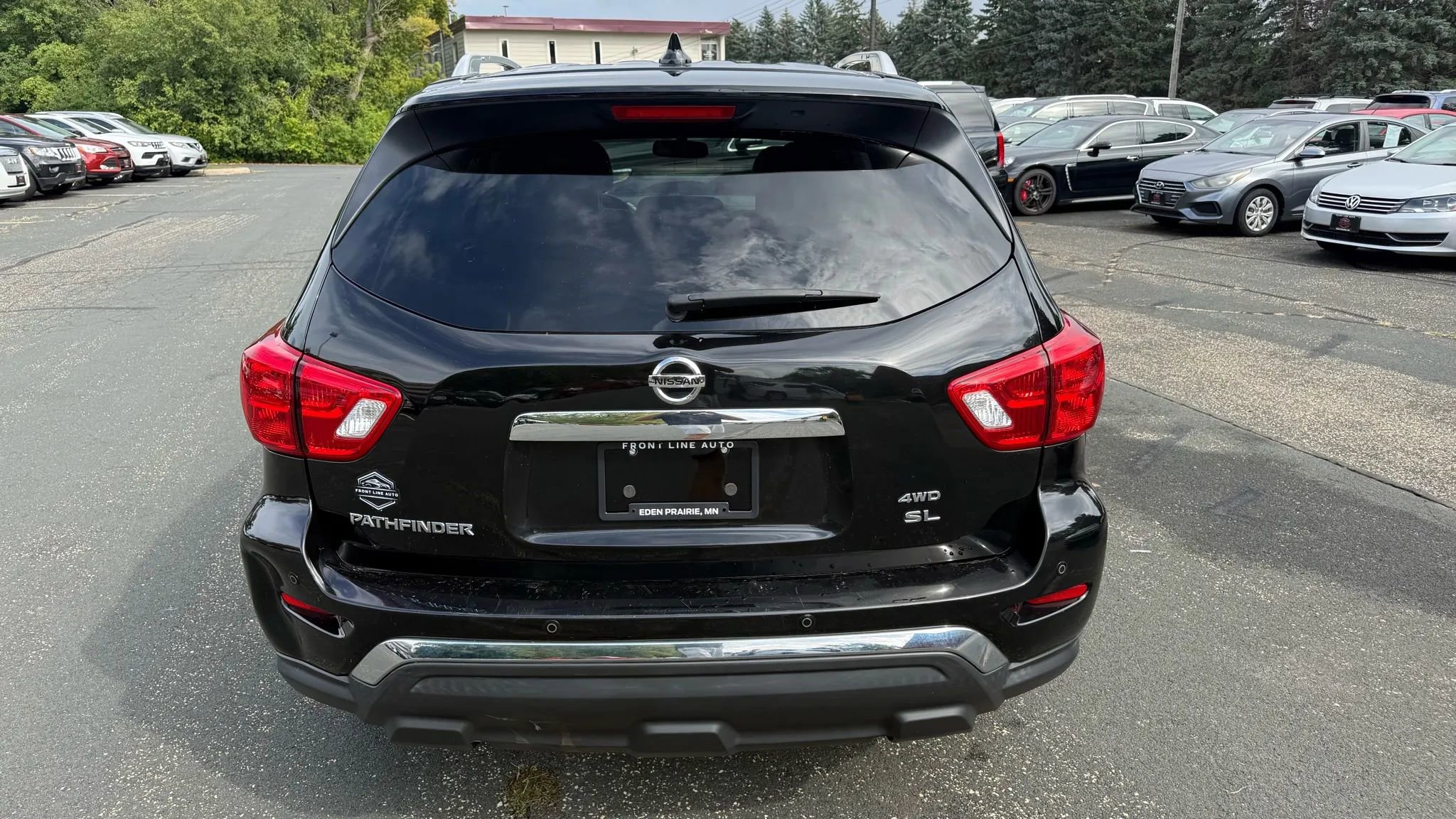 Used 2020 Nissan Pathfinder SL image 4