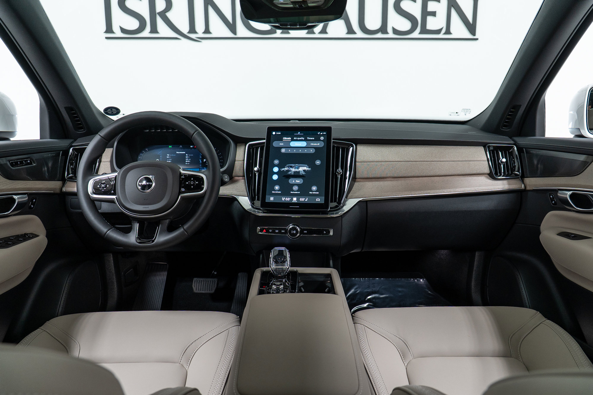 New 2026 Volvo XC90 B6 Plus w/ Protection Package Premier image 15