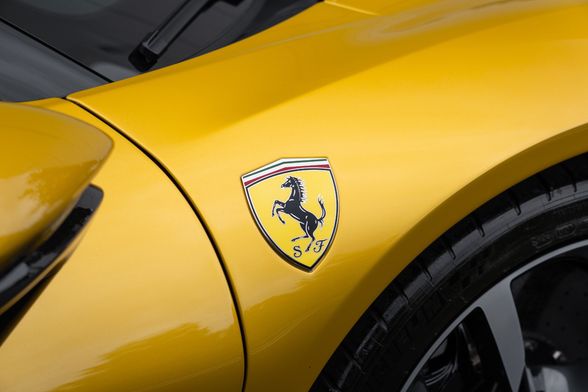 Used 2022 Ferrari SF90 Spider AWD/4WD image 12