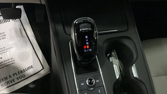 Used 2023 Cadillac XT4 Luxury w/ Cold Weather Package AWD/4WD image 18