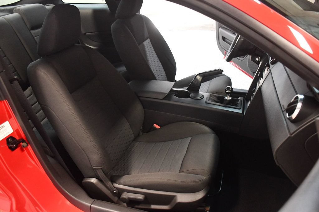 Used 2005 Ford Mustang GT RWD image 32