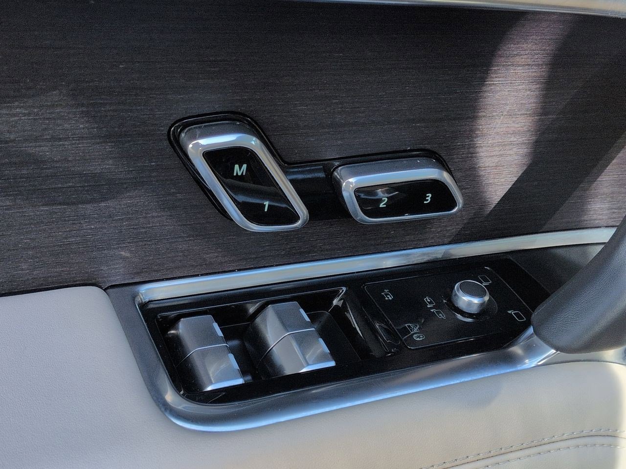 Used 2024 Land Rover Range Rover SE image 21