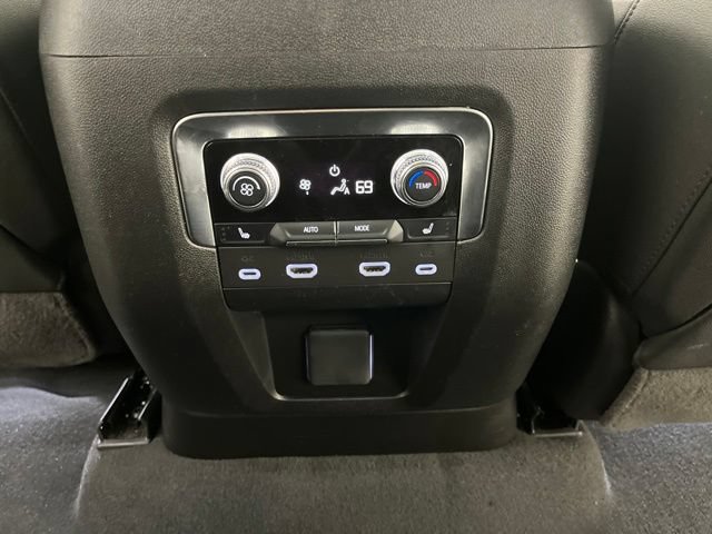 Used 2024 GMC Yukon XL AT4 w/ Technology Package AWD/4WD image 46