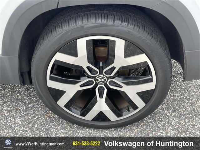 Certified 2022 Volkswagen Taos SEL image 7