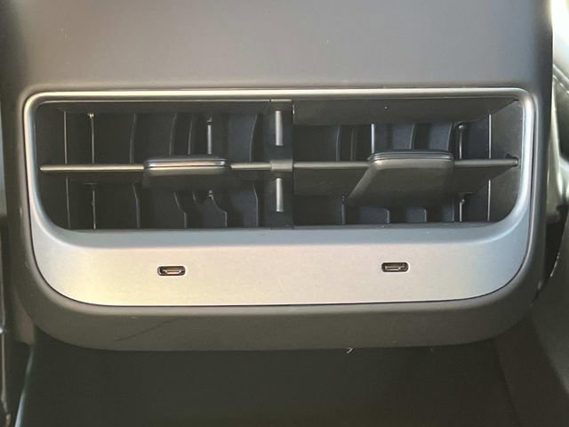 Used 2023 Tesla Model Y Performance AWD/4WD image 17