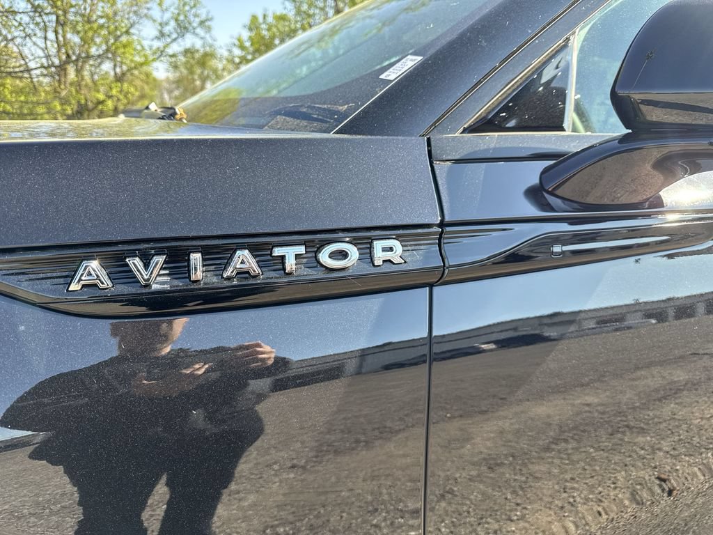 New 2026 Lincoln Aviator AWD w/ Jet Appearance Package image 29