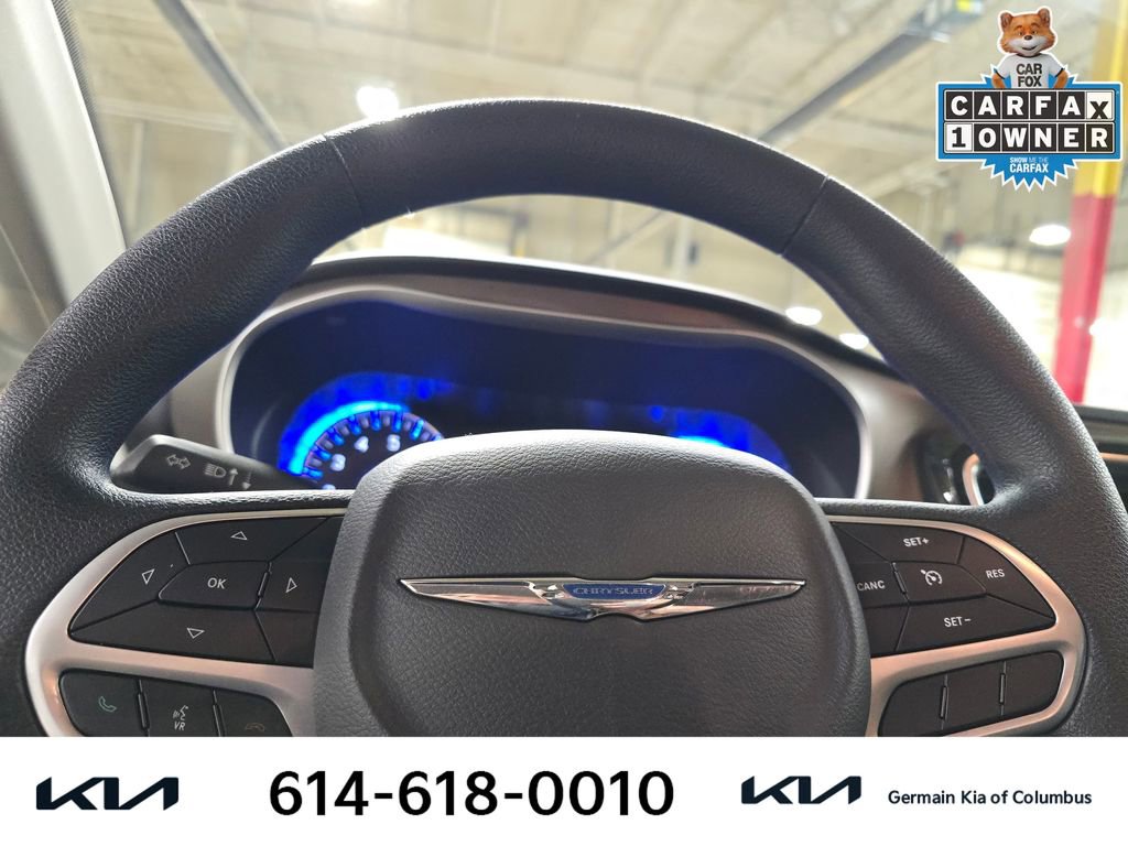 Used 2020 Chrysler Voyager L image 22