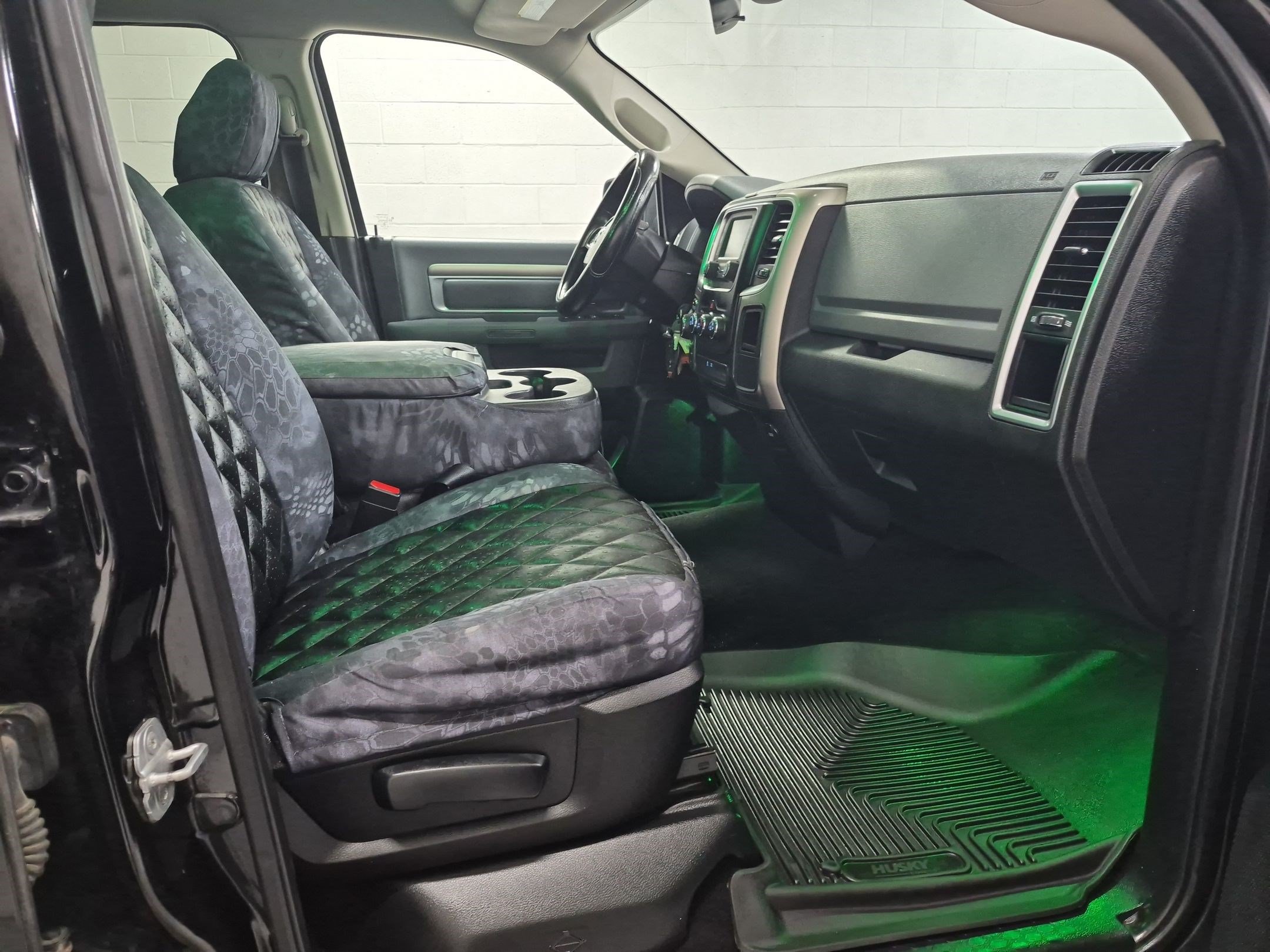 Used 2014 RAM 1500 Classic SLT AWD/4WD image 31