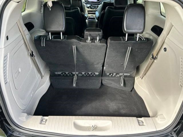 Used 2024 Chrysler Pacifica Limited FWD image 46