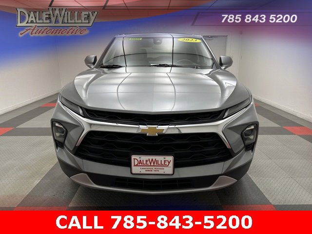 Used 2023 Chevrolet Blazer LT image 2