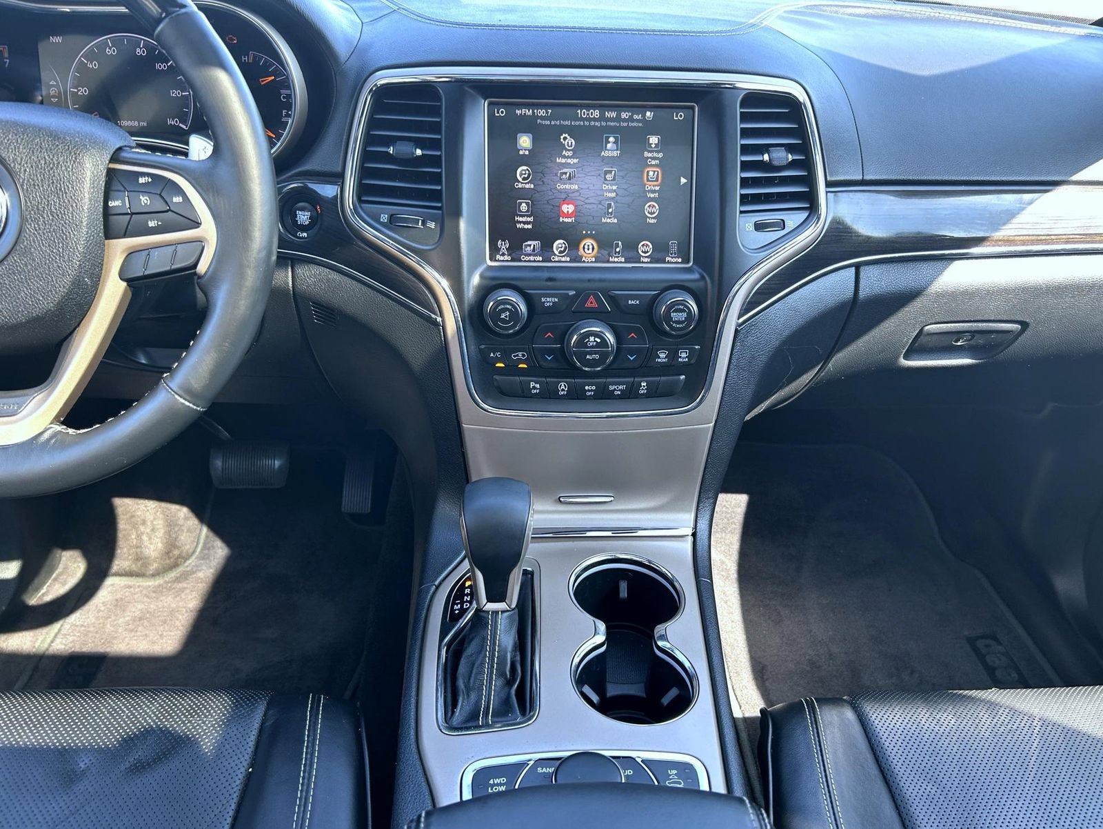 Used 2017 Jeep Grand Cherokee Overland AWD/4WD image 12