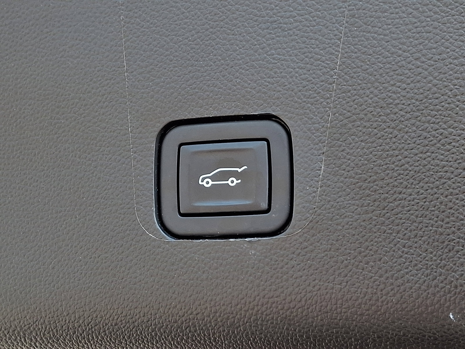 Certified 2023 Chevrolet Traverse LT AWD/4WD image 31